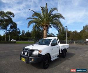 Classic 2005 Toyota Hilux KUN26R MY05 SR White Manual 5sp M 2D CAB CHASSIS for Sale