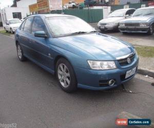 Classic HOLDEN COMMODORE VZ BERLINA BLUE SEDAN A NICE CAR NEEDS A MOTOR  VT VX VY for Sale